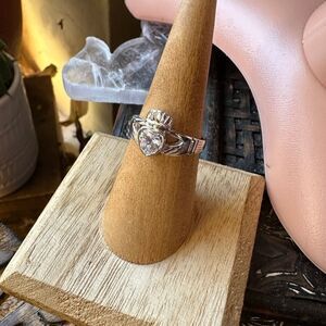 CZ Claddagh sterling silver Irish ring size 8